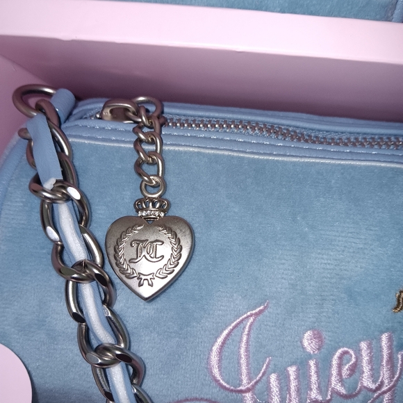 New Juicy Couture 3pc. Barrel Bag Gift Set - Picture 4 of 7